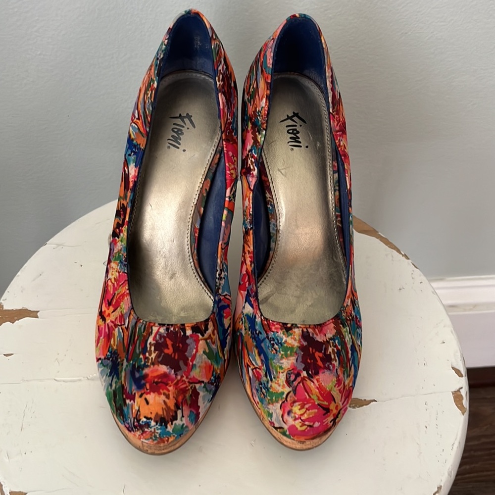 Fioni Heels - Picture 3 of 8